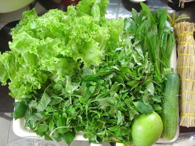 Rau sống khi chưa được rửa sạch có thể sẽ khiến người dùng nhiễm ấu trùng sán. Ảnh: minh họa