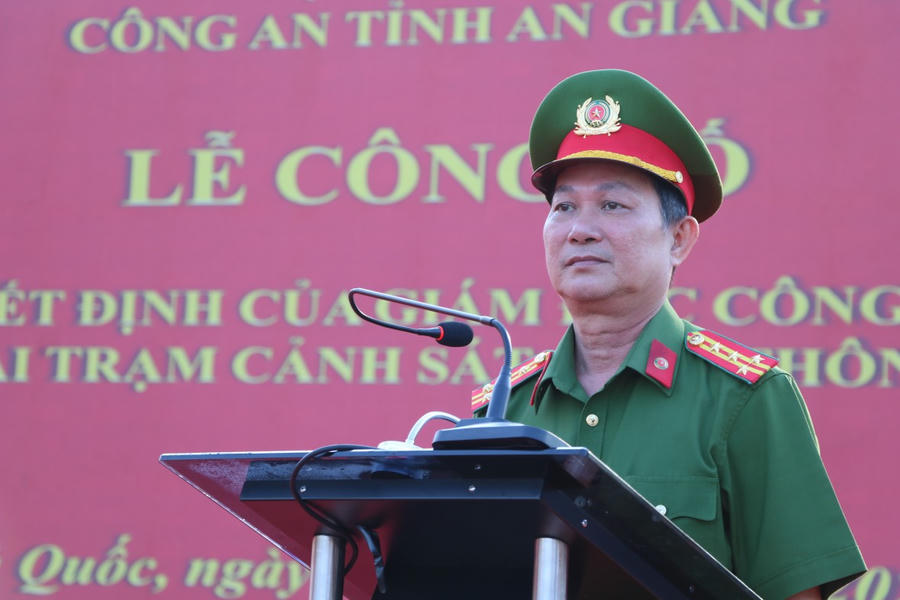 Đồng chí Đại tá Diệp Văn Thế, Phó Giám đốc Công an tỉnh An Giang

			phát biểu chỉ đạo và giao nhiệm vụ cho Trạm Cảnh sát giao thông Phú Quốc