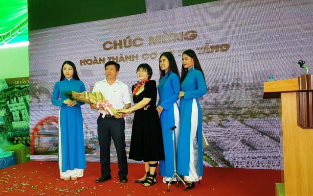 Phú Hồng Thịnh và Công ty Phát triển Đô thị Việt Nam luôn bàn giao sổ hồng và mặt bằng trước hạn