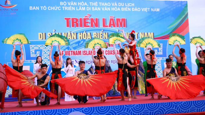 Văn hóa gắn với biển vốn quen thuộc người dân Việt Nam từ bao đời.