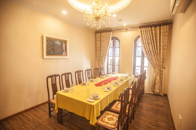 Phòng VIP nhỏ gọn, ấm cúng, phù hợp tổ chức tiệc nhóm, sum họp gia đình.