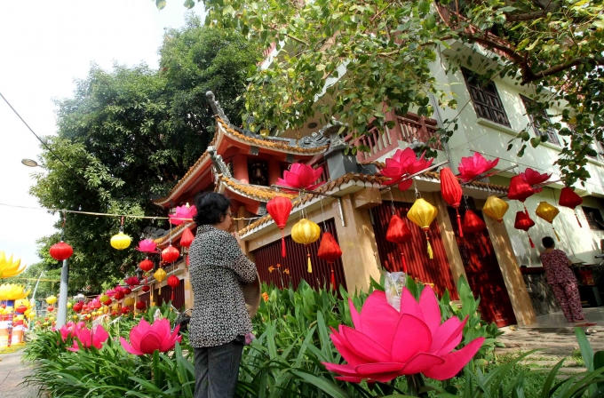 Ch&ugrave;m ảnh kh&ocirc;ng kh&iacute; Phật đản về tr&ecirc;n d&ograve;ng k&ecirc;nh Nhi&ecirc;u Lộc