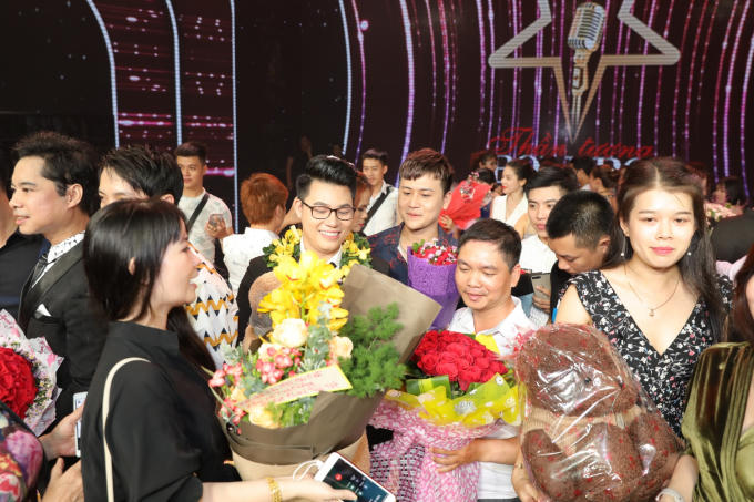 Tiến Sĩ Duy Cường đăng quang qu&aacute;n qu&acirc;n Thần Tượng Bolero m&ugrave;a 3