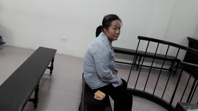 Bị cáo tư trước vành móng ngựa