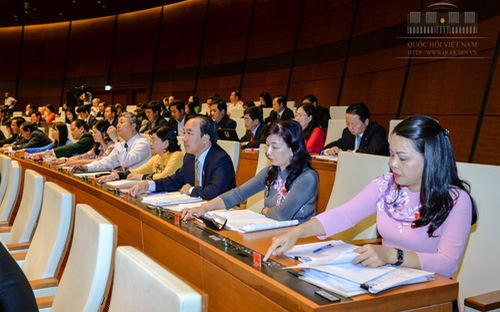 Kỳ họp thứ tư diễn ra từ 23/10 đến 24/11 Quốc hội sẽ hơn một lần phải bấm nút quyết định chuyện tiêu tiền.
