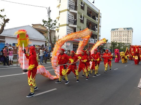 Chương trình nghệ thuật đường phố tại Festival 2014. (Ảnh: Đăng Hậu)