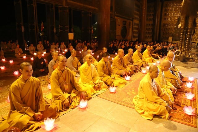 Ninh Bình: Đêm hội hoa đăng cầu Quốc thái Dân an tại chùa Bái Đính