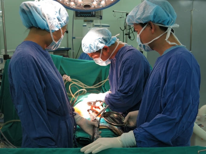 Khỏi triệt để ung thư đại tr&agrave;ng nhờ kh&aacute;m sức khỏe định kỳ
