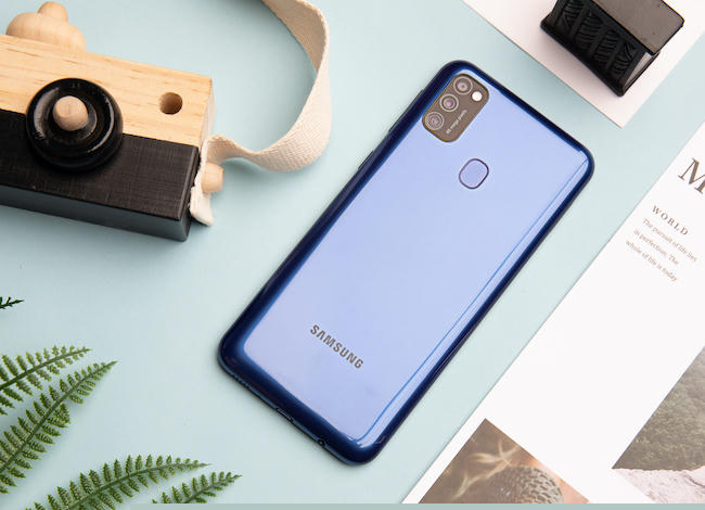 tren tay samsung galaxy m21 voi man hinh sieu rong, pin &amp;quot;khung&amp;quot; 6.000mah hinh anh 4