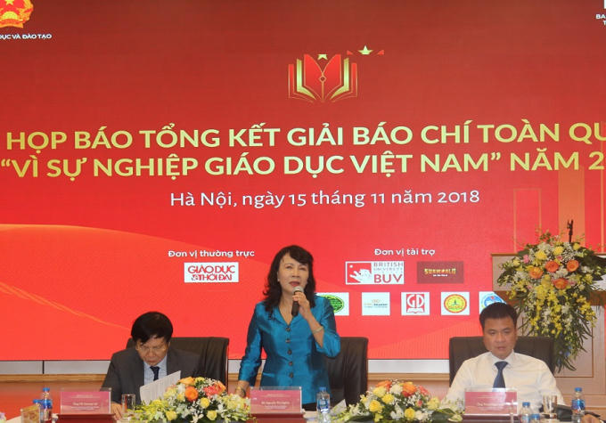 Thứ trưởng Bộ Giáo dục và Đào tạo phát biểu tại buổi Lễ Tổng kết.