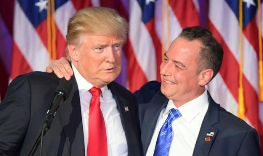 Ông Trump và ông Priebus.