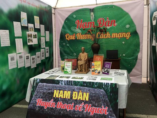 T&aacute;i hiện cuộc đời Chủ tịch Hồ Ch&iacute; Minh trong hội trại của học sinh trường Nguyễn Tất Th&agrave;nh