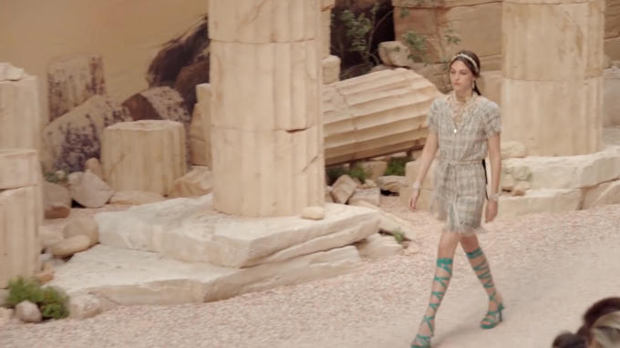 Bản tin Thời trang Plus số 18: Xu hướng thời trang m&ugrave;a h&egrave; năm nay