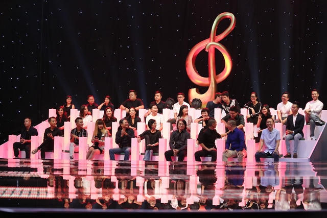 Hội đồng giám khảo chuyên môn.