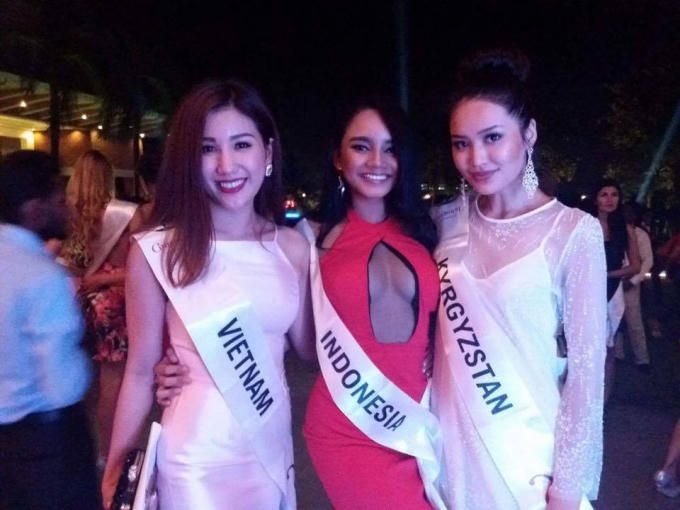 Bảo Như chụp ảnh cùng đại diện các nước tại Hoa hậu Liên lục địa 2016.