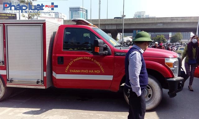 Xe chuyên dụng cũng đã có mặt để phục vụ công tác an ninh.