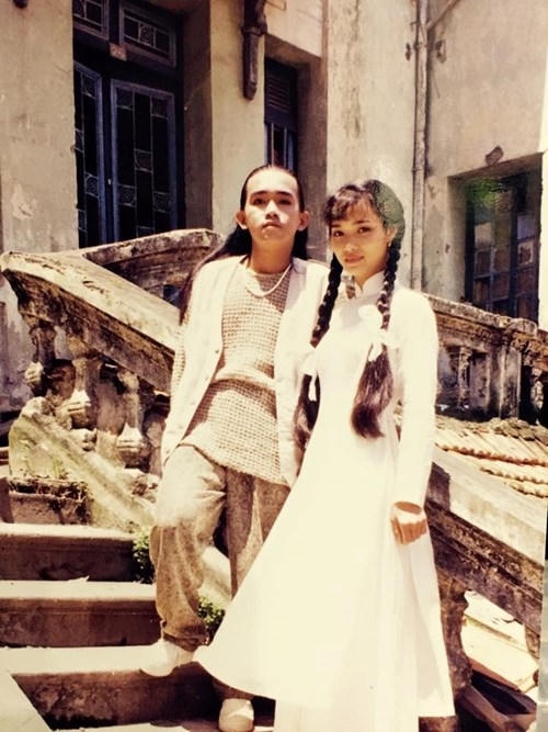 Năm 1996, anh ra Hà Nội quay MV "Đợi em trở về" trong một ngôi nhà cổ trên phố Trần Hưng Đạo, MV với sự góp mặt của nữ diễn viên xinh đẹp Mai Thu Huyền.