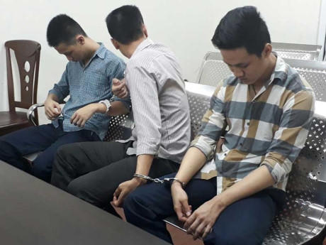 Các bị cáo trước tòa. (Ảnh: PLO)
