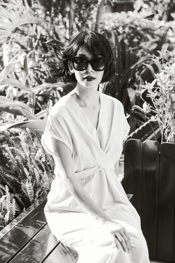 Xuân Lan tái xuất lạnh lùng trong bộ ảnh streetstyle chuẩn bị khởi động loạt dự án cho trẻ em