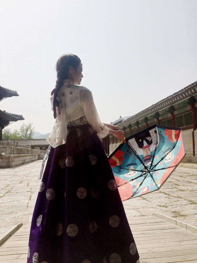 Kiều Ng&acirc;n h&oacute;a n&agrave;ng Dae Jang Geum khi diện Hanbok H&agrave;n Quốc
