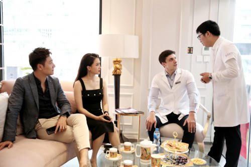 Mạnh Trường – Hồng Diễm tìm hiểu về phương pháp làm đẹp không xâm lấn tại Khaan.