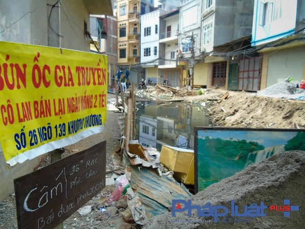 Cấm đổ phế thải, bắt được phạt 200 ngàn đồng.