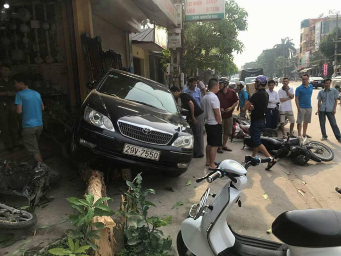 Chiếc xe điên gây nên vụ tai nạn liên hoàn.