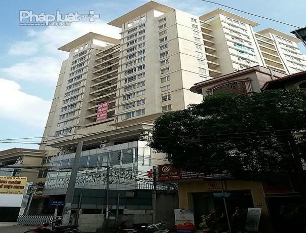 Tòa nhà dịch vụ thương mại, văn phòng và căn hộ 130 Nguyễn Đức Cảnh.