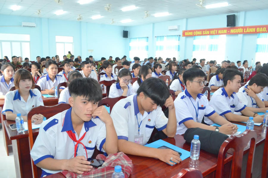 Đại diện học sinh các trường THCS, THPT trên địa bàn xã Vĩnh Mỹ tham dự Hội nghị.