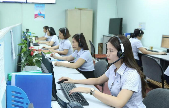 Các tổng đài viên Tổng đài Khuyến nông 18001195.