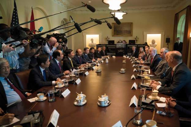 Thủ tướng Nguyễn Xuân Phúc và Tổng thống Donald Trump hội đàm tại Nhà Trắng ngày 31/5 (Ảnh: Reuters)