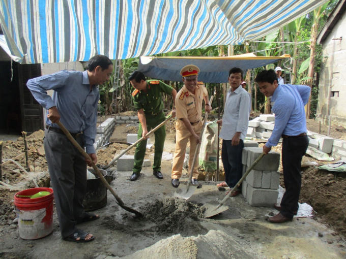 Khởi công xây dựng nhà cho thân nhân liệt sĩ.