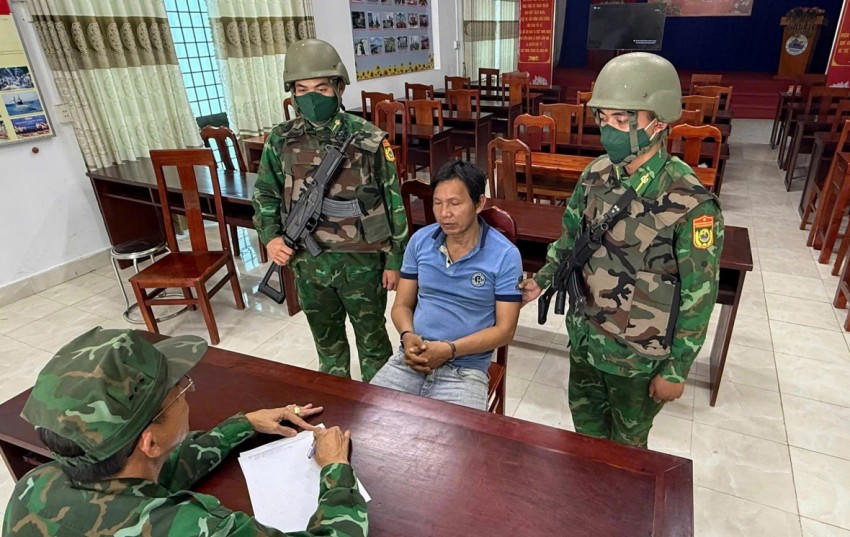 Đối tượng Nguyễn Văn Tùng bị bắt giữ tại Đồn Biên phòng Cửa khẩu Quốc tế Mộc Bài