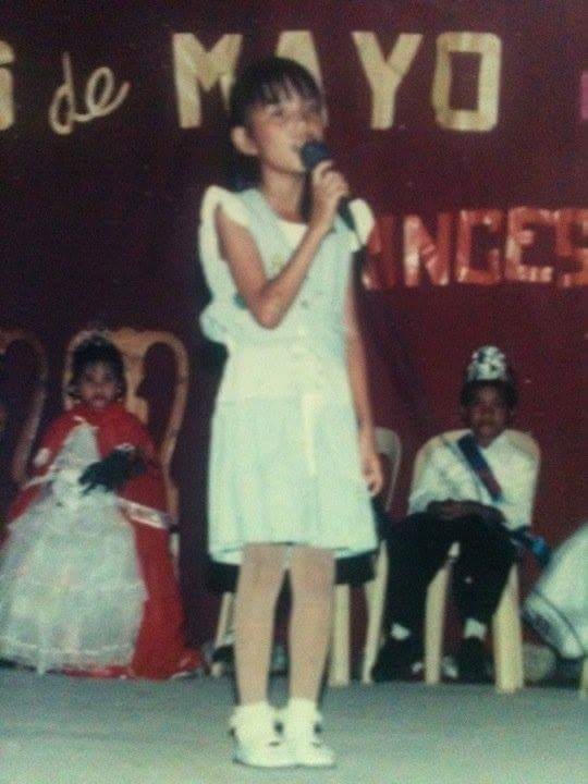 Dù được biết đến là thí sinh có giọng hát nội lực và tình cảm nhưng lúc bé, Janice Phương chưa từng nghĩ mình sẽ làm ca sĩ. “Hồi nhỏ tôi cũng hay hát ở nhà nhưng có một lần hàng xóm lấy đá ném vào cửa sổ bảo im lặng. Từ đó, tôi nghĩ mình hát tệ lắm nên không dám hát nữa”, Janice Phương thú nhận.