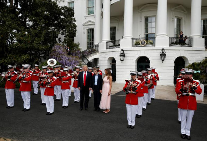 Ban nhạc quân đội biểu diễn tại Nhà Trắng trong dịp lễ Phục sinh.