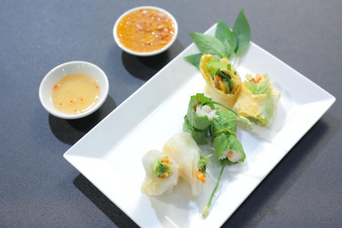 Món cuốn của đội Đỏ.