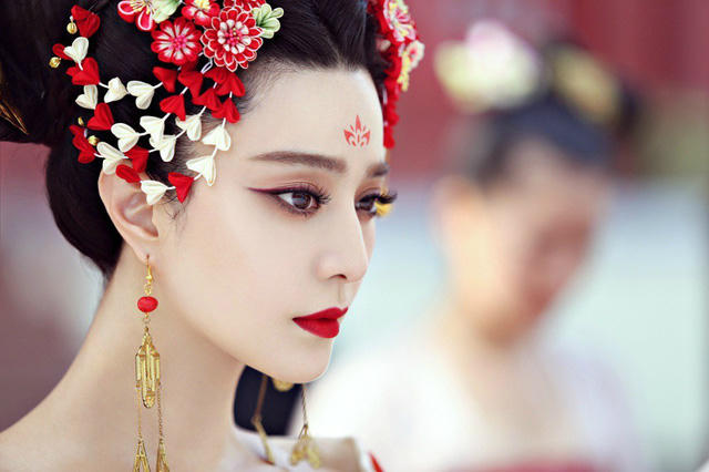 Fan Bingbing Studio sản xuất nhiều bộ phim do Băng Phạm đóng chính, chẳng hạn như loạt phim truyền hình ăn khách “Võ Mỵ Nương truyền kỳ” (2014).