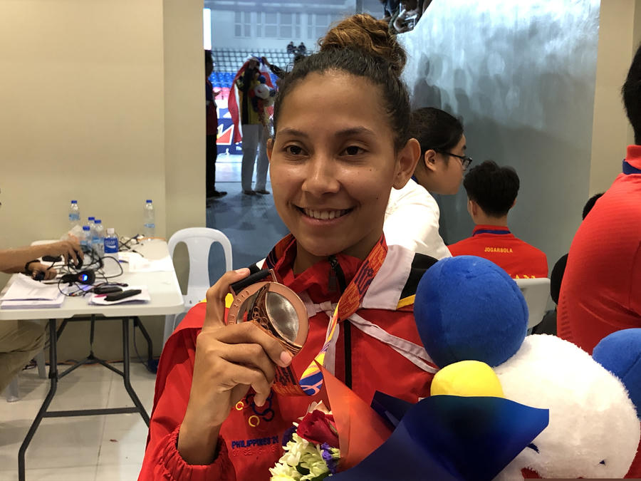 7 khoanh khac xuc dong sea games 30: bo hcv cuu doi thu hinh anh 2