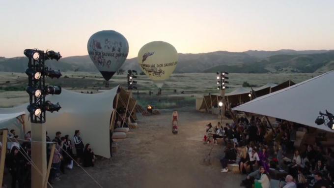 Bản tin Thời trang Plus số 18: Xu hướng thời trang m&ugrave;a h&egrave; năm nay