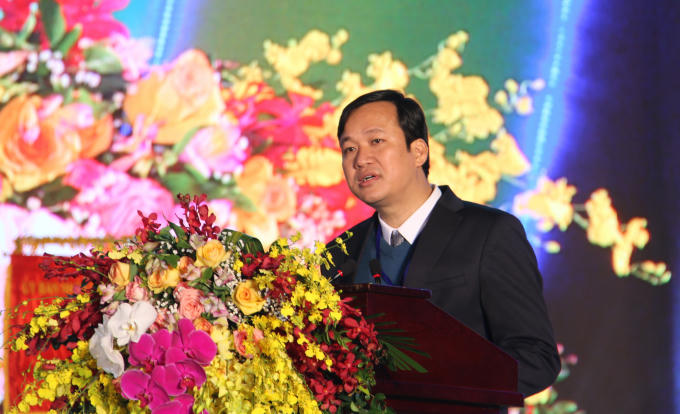 Đồng chí Lê Ô Pích, Bí thư Huyện ủy, Chủ tịch UBND tỉnh phát biểu cảm ơn tại buổi Lễ.