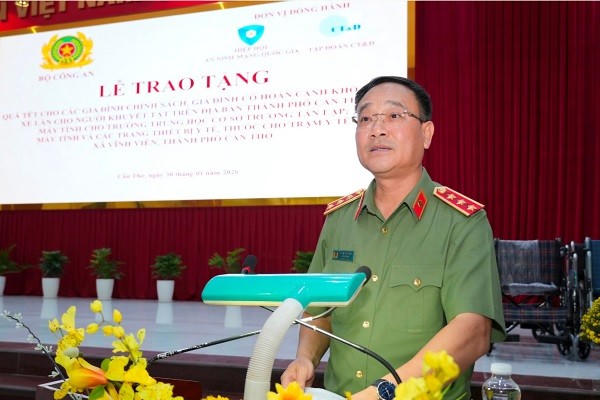 Thượng tướng Phạm Thế Tùng, Ủy viên Ban Chấp hành Trung ương Đảng, Thứ trưởng Bộ Công an phát biểu tại chương trình.