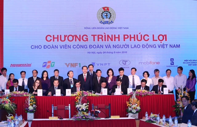 Chương trình phúc lợi được ký kết.