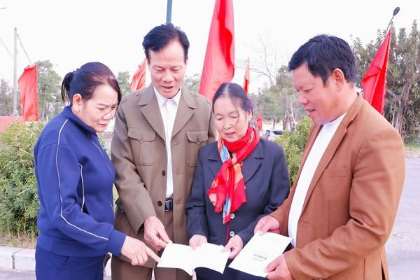 Xã Quang Hưng đẩy mạnh tuyên truyền về công tác bầu cử đến người dân.
