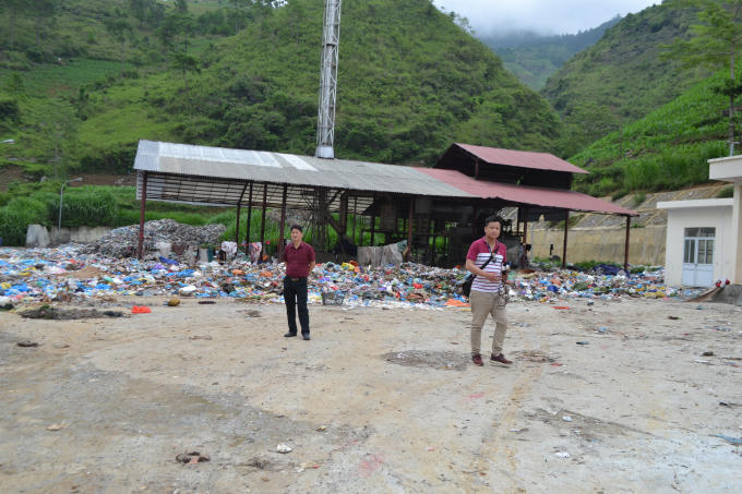 Dự án nâng cấp, đầu tư bãi xử lý rác khu vực trung tâm huyện Yên Minh được đầu tư, xây dựng từ năm 2011, nhưng đến nay vẫn chưa được bàn giao và đi vào hoạt động. (ảnh Giào Họ)