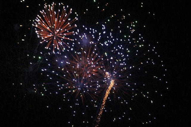 Màn bắn pháo hoa rực rỡ mừng TP Hà Tĩnh lên đô thị loại II