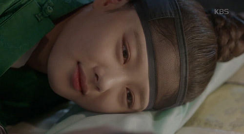 Mây họa ánh trăng tập 13: Kim Yoo Jung trao người yêu nụ hôn từ biệt