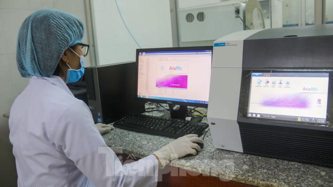 Giá 1,4 tỷ đồng, máy phục vụ xét nghiệm COVID-19 của Đà Nẵng hoạt động như thế nào? - ảnh 4