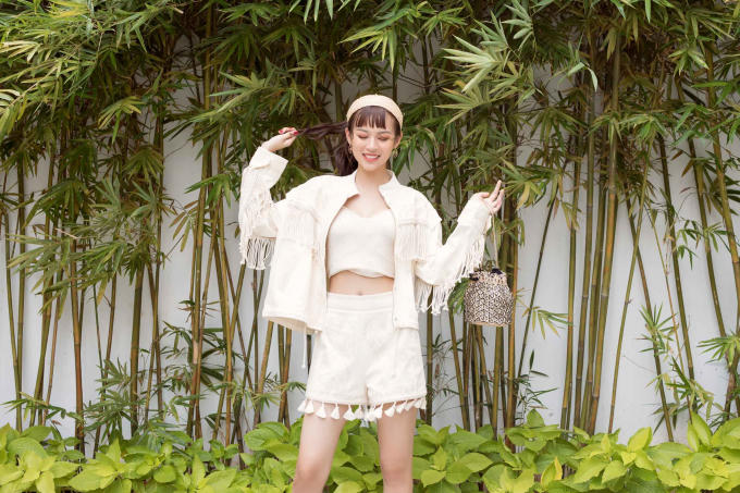 Vẫn là cô gái ngây thơ ở The Face, nhưng hình như Phí Phương Anh ngày càng gợi cảm