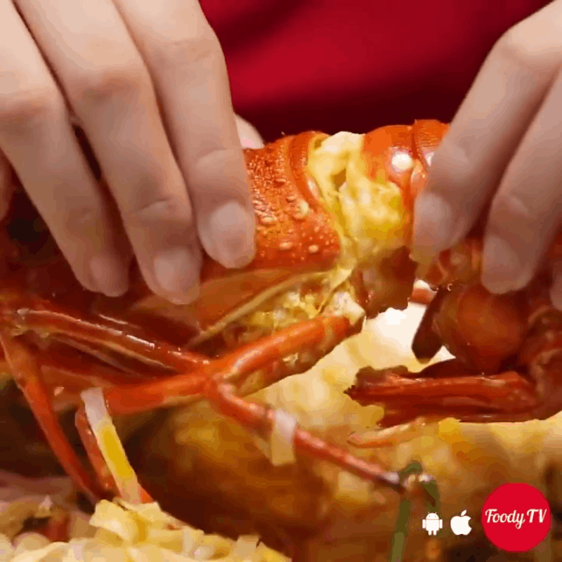 2 m&oacute;n phở đang khiến cộng đồng ẩm thực S&agrave;i G&ograve;n s&ocirc;i sục: T&ocirc; ngập thịt b&ograve; gi&aacute; 2,3 triệu, t&ocirc; sang chảnh với nguy&ecirc;n ch&uacute; t&ocirc;m h&ugrave;m