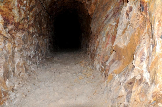 Lãnh đạo tỉnh Quảng Nam khẳng định đường hầm được ông Bh’riu Liếc đào không phải để khai thác vàng.